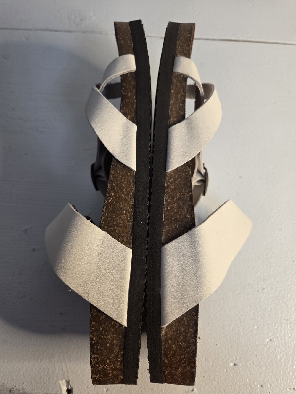 Mountain Sole White Sandals Size 9 - Picture 3 of 6